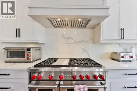 408 Saville Crescent Oakville ON L6L 3T8