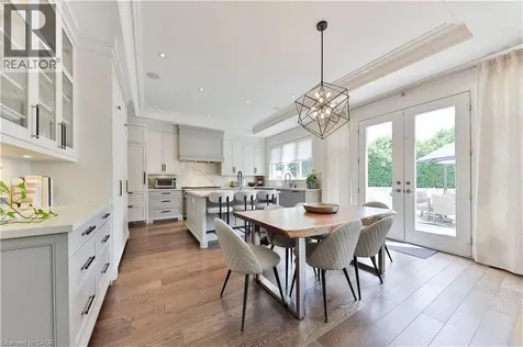 408 Saville Crescent Oakville ON L6L 3T8