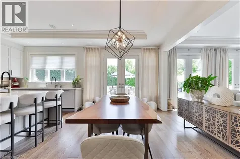 408 Saville Crescent Oakville ON L6L 3T8