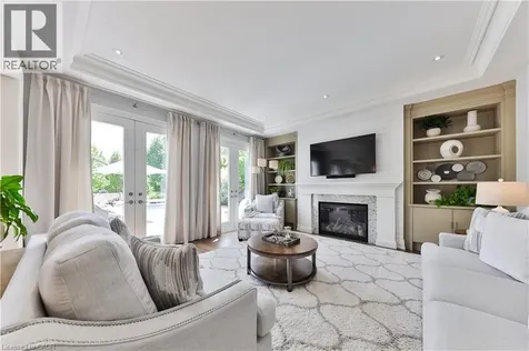408 Saville Crescent Oakville ON L6L 3T8