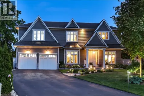 408 Saville Crescent Oakville ON L6L 3T8