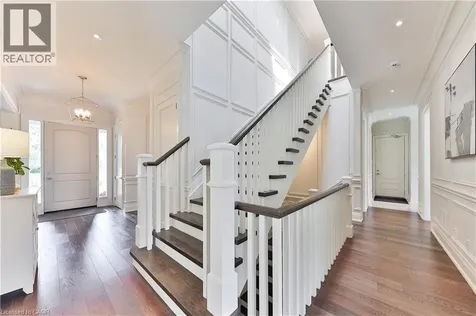 408 Saville Crescent Oakville ON L6L 3T8