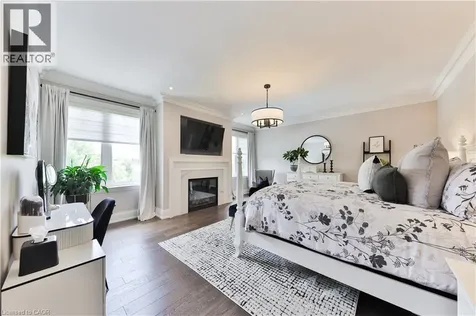 408 Saville Crescent Oakville ON L6L 3T8