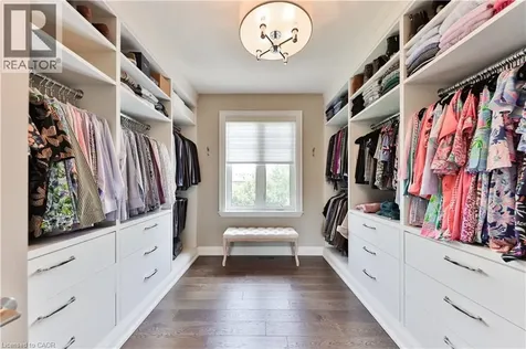 408 Saville Crescent Oakville ON L6L 3T8