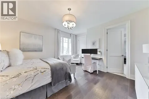 408 Saville Crescent Oakville ON L6L 3T8