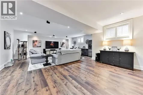 408 Saville Crescent Oakville ON L6L 3T8