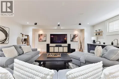 408 Saville Crescent Oakville ON L6L 3T8