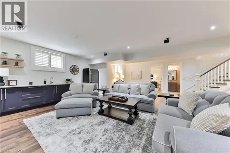 408 Saville Crescent Oakville ON L6L 3T8