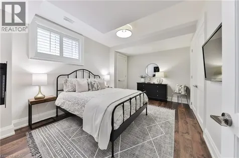 408 Saville Crescent Oakville ON L6L 3T8