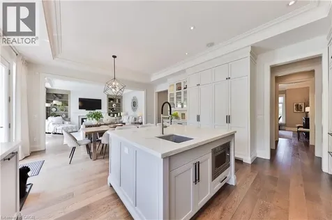 408 Saville Crescent Oakville ON L6L 3T8
