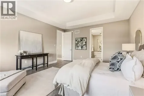 1456 Ford Strathy Crescent Oakville ON L6H 3W9