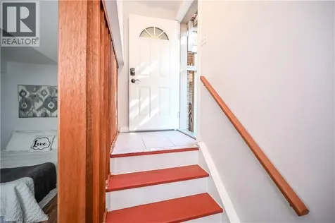 296 Winterberry Drive Stoney Creek ON L8J 2N5