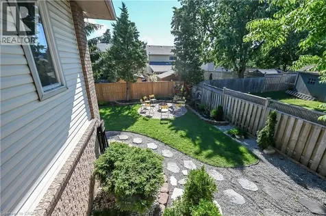 296 Winterberry Drive Stoney Creek ON L8J 2N5
