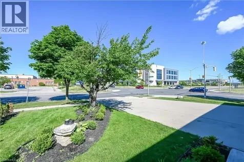 296 Winterberry Drive Stoney Creek ON L8J 2N5