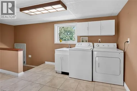 1621 Second Ave Louth Avenue St. Catharines ON L2R 6P9