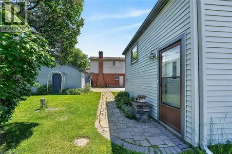 1621 Second Ave Louth Avenue St. Catharines ON L2R 6P9