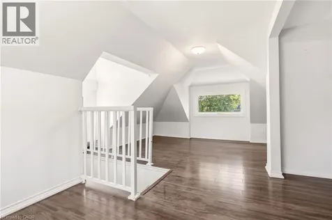 48 Glendale Avenue South Hamilton ON L8M 3E8