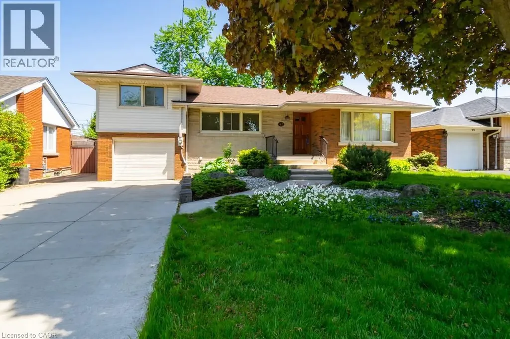47 Westminster Avenue Hamilton ON L9C 4L8