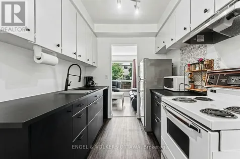 4557 Dora Crescent Ottawa ON K1J 8S5