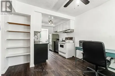 4557 Dora Crescent Ottawa ON K1J 8S5
