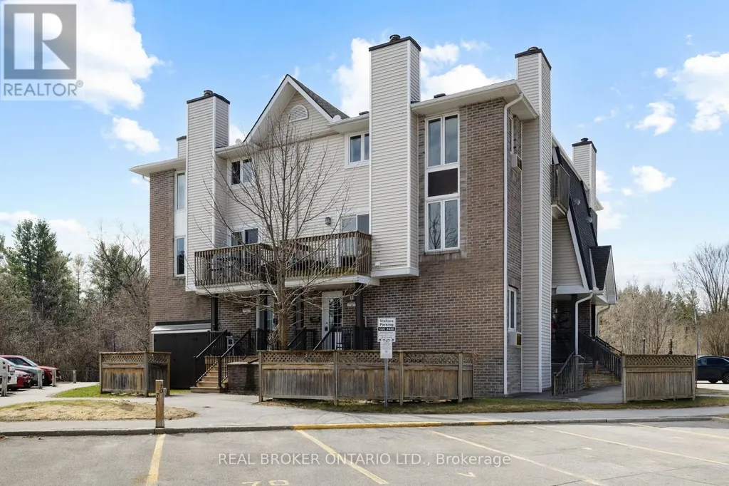 7 Timberview Way Ottawa ON K2H 9M5