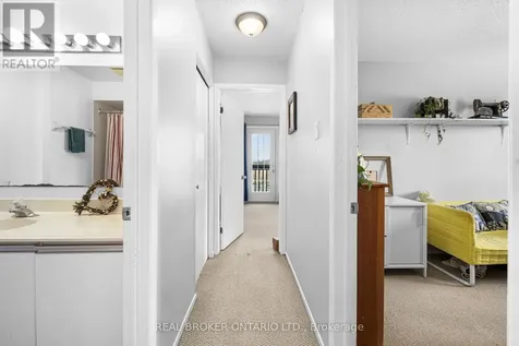 7 Timberview Way Ottawa ON K2H 9M5