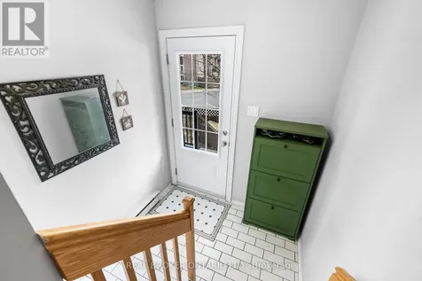7 Timberview Way Ottawa ON K2H 9M5