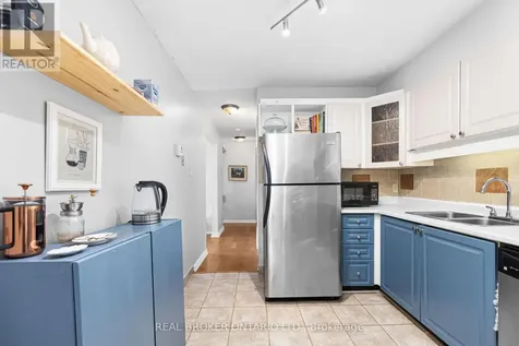 7 Timberview Way Ottawa ON K2H 9M5