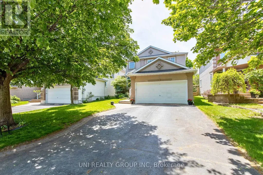11 Langford Crescent Ottawa ON K2K 2N4