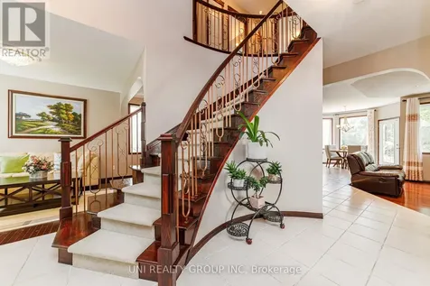 11 Langford Crescent Ottawa ON K2K 2N4