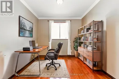 11 Langford Crescent Ottawa ON K2K 2N4