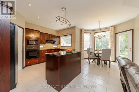 11 Langford Crescent Ottawa ON K2K 2N4