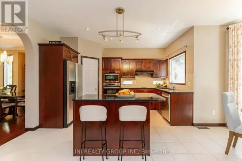 11 Langford Crescent Ottawa ON K2K 2N4