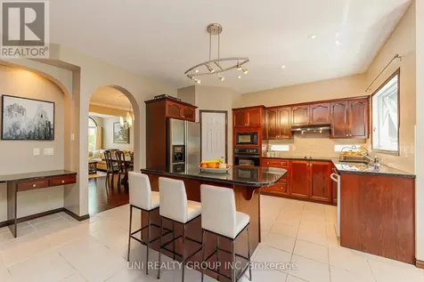 11 Langford Crescent Ottawa ON K2K 2N4
