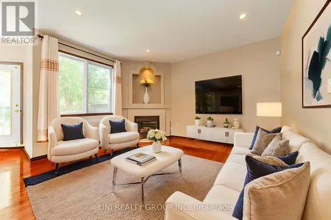 11 Langford Crescent Ottawa ON K2K 2N4