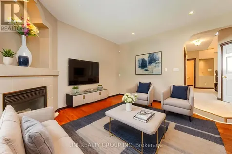 11 Langford Crescent Ottawa ON K2K 2N4