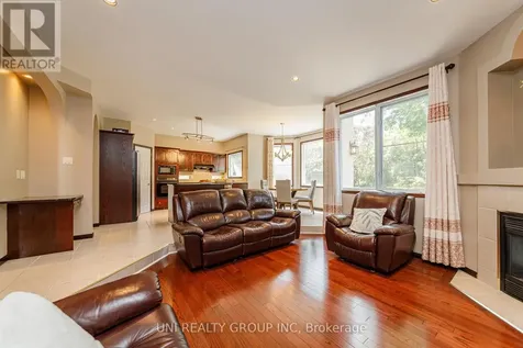 11 Langford Crescent Ottawa ON K2K 2N4