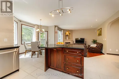 11 Langford Crescent Ottawa ON K2K 2N4