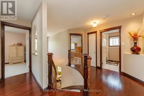 11 Langford Crescent Ottawa ON K2K 2N4