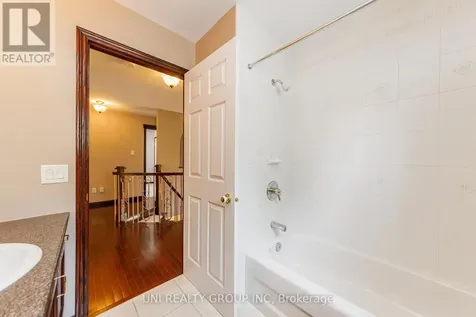 11 Langford Crescent Ottawa ON K2K 2N4