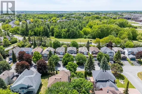 11 Langford Crescent Ottawa ON K2K 2N4