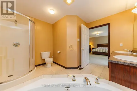 11 Langford Crescent Ottawa ON K2K 2N4