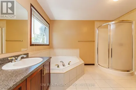 11 Langford Crescent Ottawa ON K2K 2N4