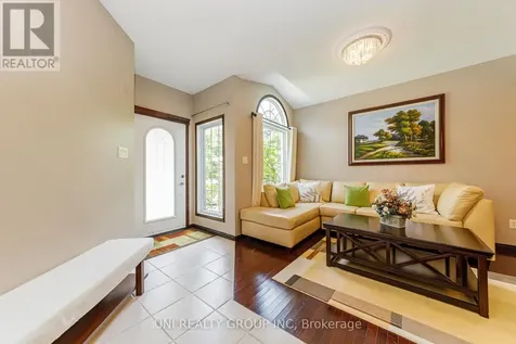 11 Langford Crescent Ottawa ON K2K 2N4