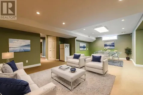 11 Langford Crescent Ottawa ON K2K 2N4
