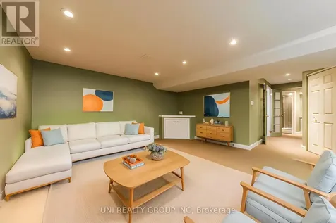 11 Langford Crescent Ottawa ON K2K 2N4