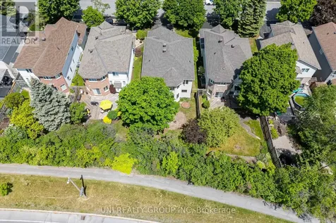 11 Langford Crescent Ottawa ON K2K 2N4