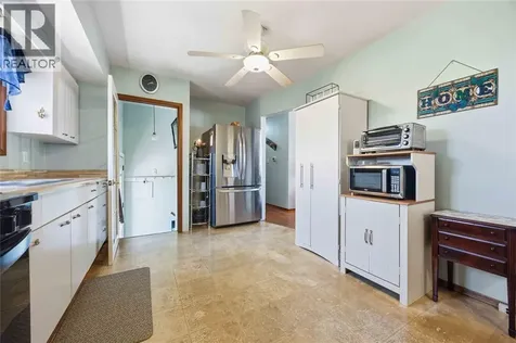 893 Hollands Avenue Sarnia ON N7S 3B9