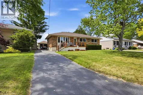 893 Hollands Avenue Sarnia ON N7S 3B9
