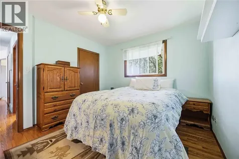893 Hollands Avenue Sarnia ON N7S 3B9